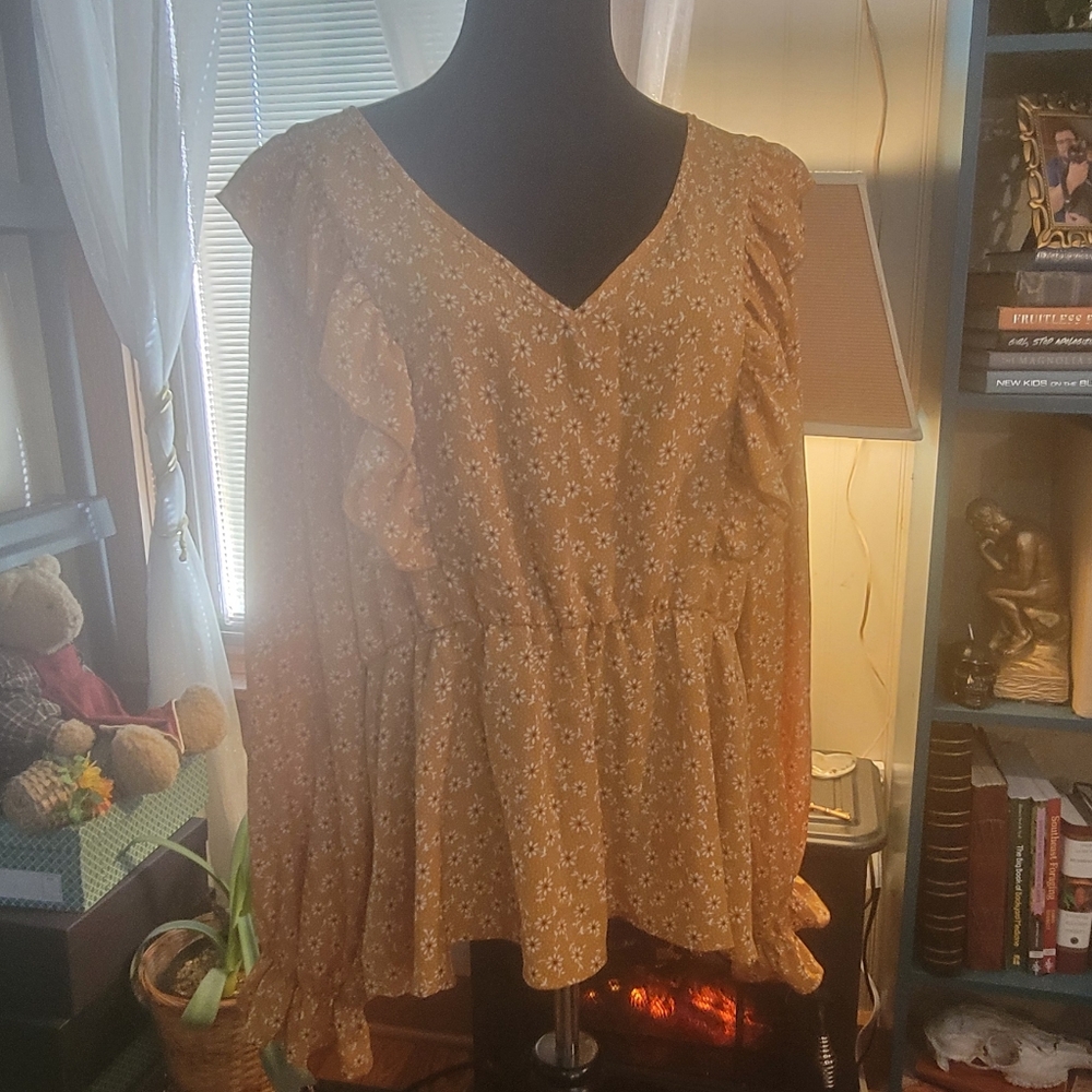 Plus size 3x Floral Ruffle Blouse